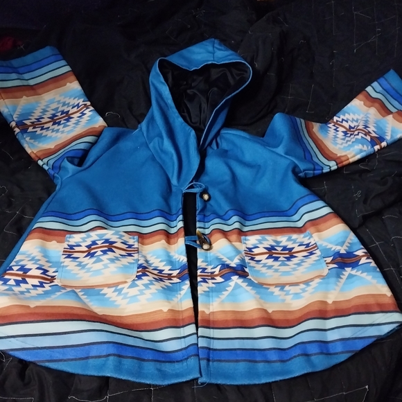 Woman's Aztec coat - Picture 1 of 3